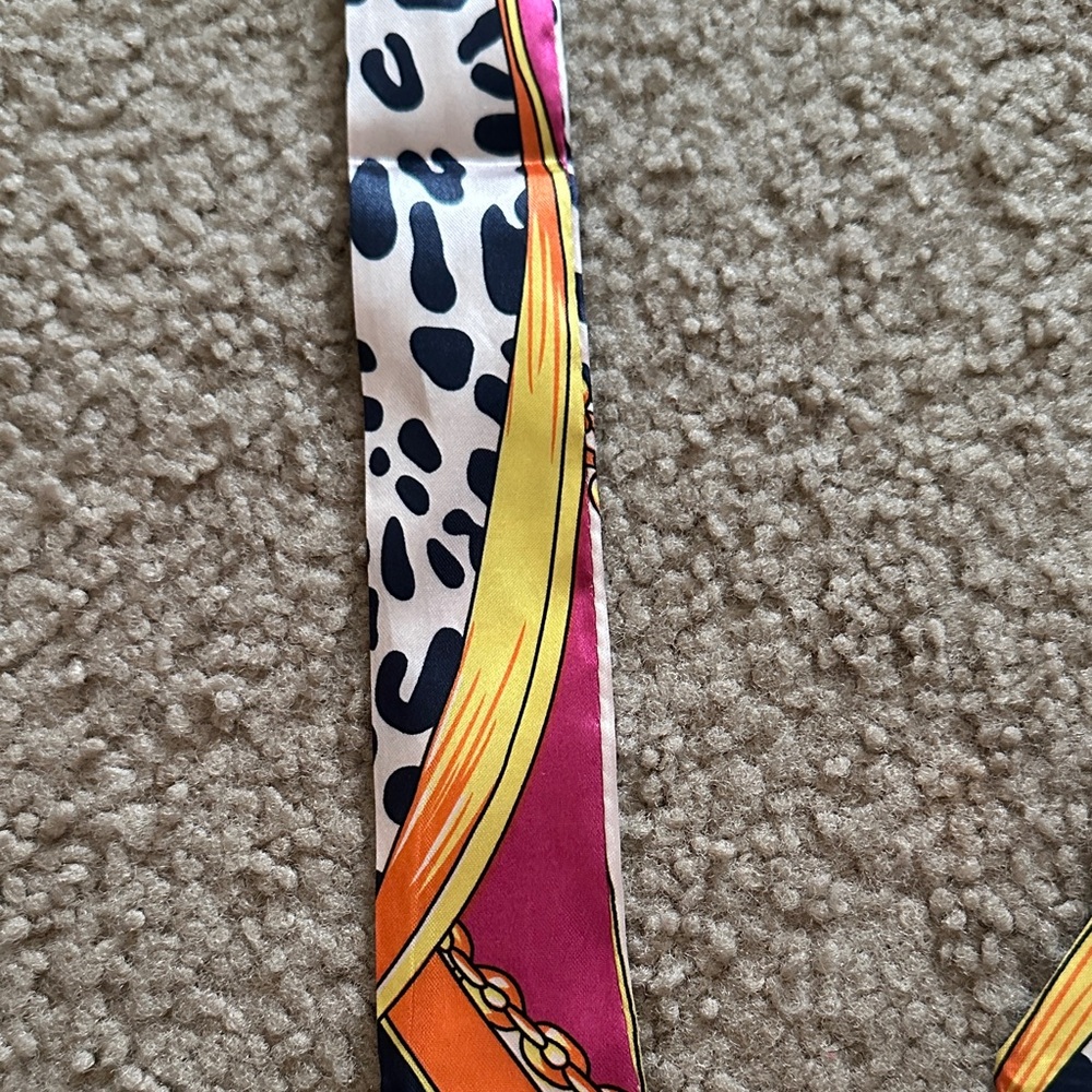 Multicolor Patterned Purse Scarf - Picture 3 of 3
